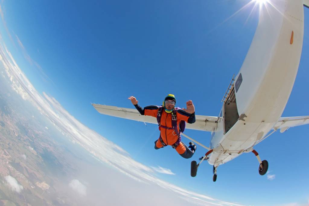 Saut en parachute activité sensation